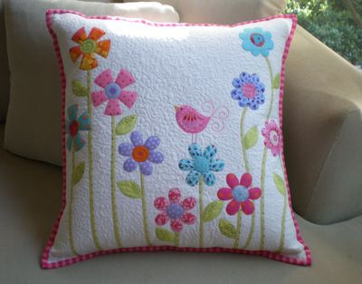 Easy Printable on Tutorial  Flower Garden Pillow    Quilting   Craftgossip Com