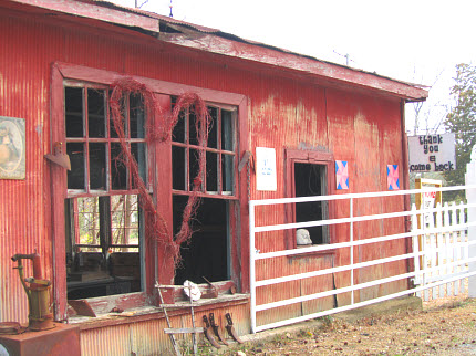 PinwheelFabricsBryantAR_ExitingCircleDriveway